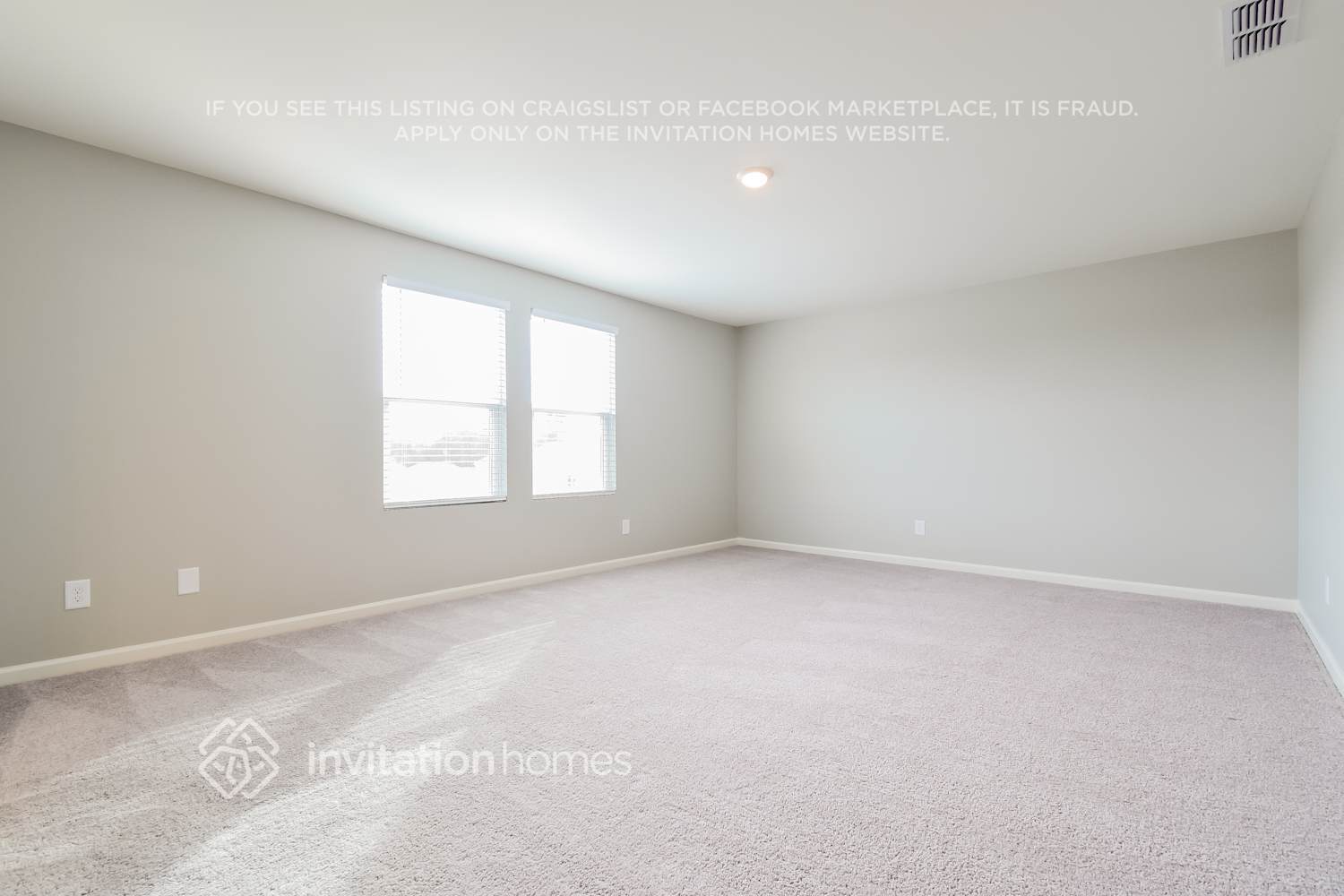 Building Photo - 386 Cottontail Ln