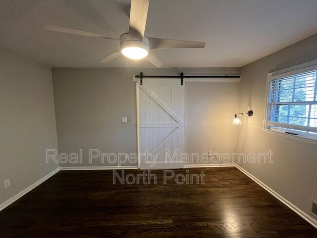 Building Photo - 3434 Palace Ct