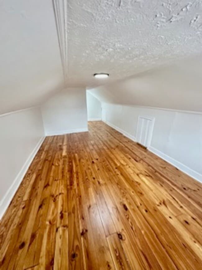 Building Photo - 838 E Loudon Ave