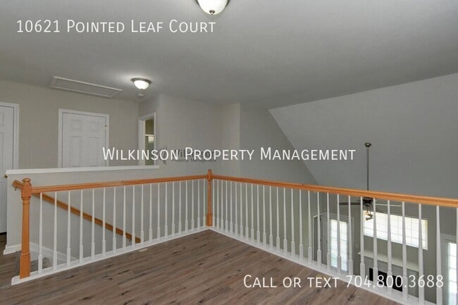 Building Photo - 10621 Pointed Leaf Ct