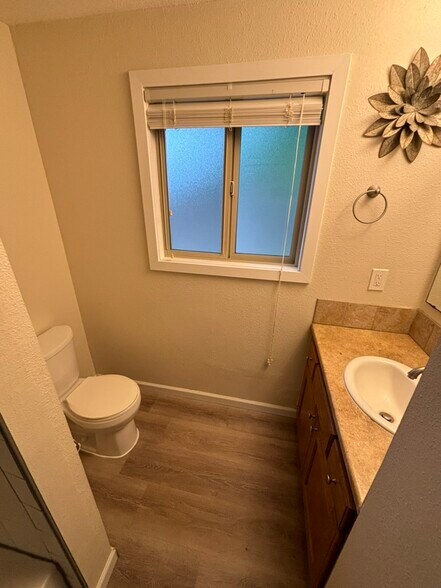 Building Photo - 9493 SE 55th Ave