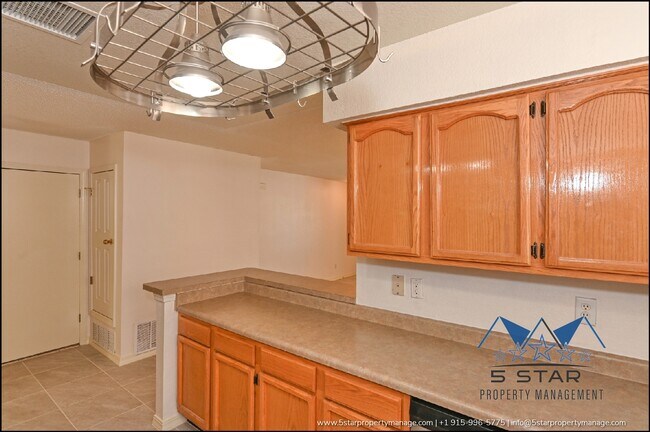 Building Photo - 648 Wind River Ave