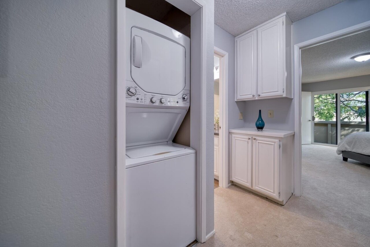 In-unit Laundry - 1178 N Abbott Ave