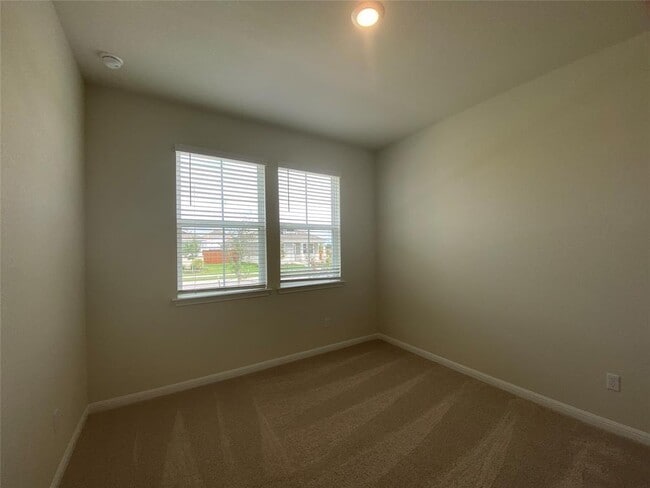 Building Photo - 2408 Oscar Eli Pl