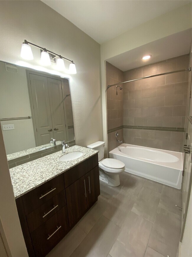 Building Photo - 1800 St Joseph Pkwy