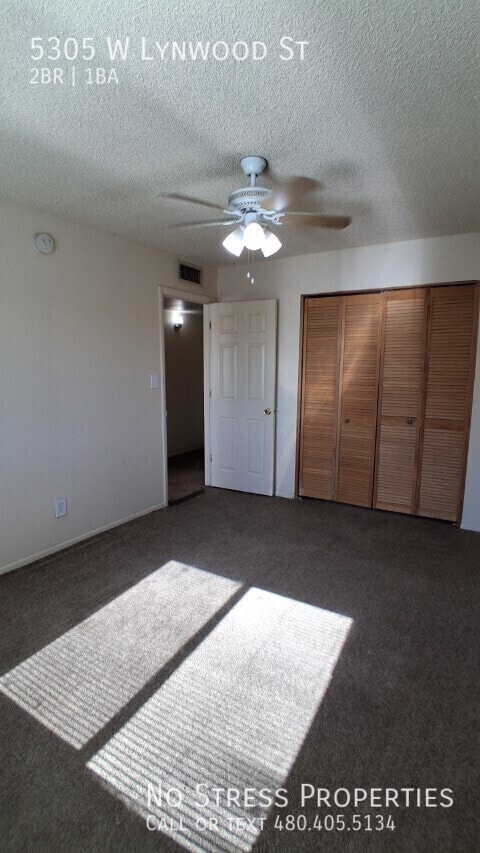 Building Photo - 5305 W Lynwood St