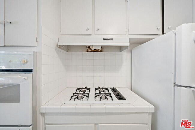 Building Photo - 1520 Hayworth Ave