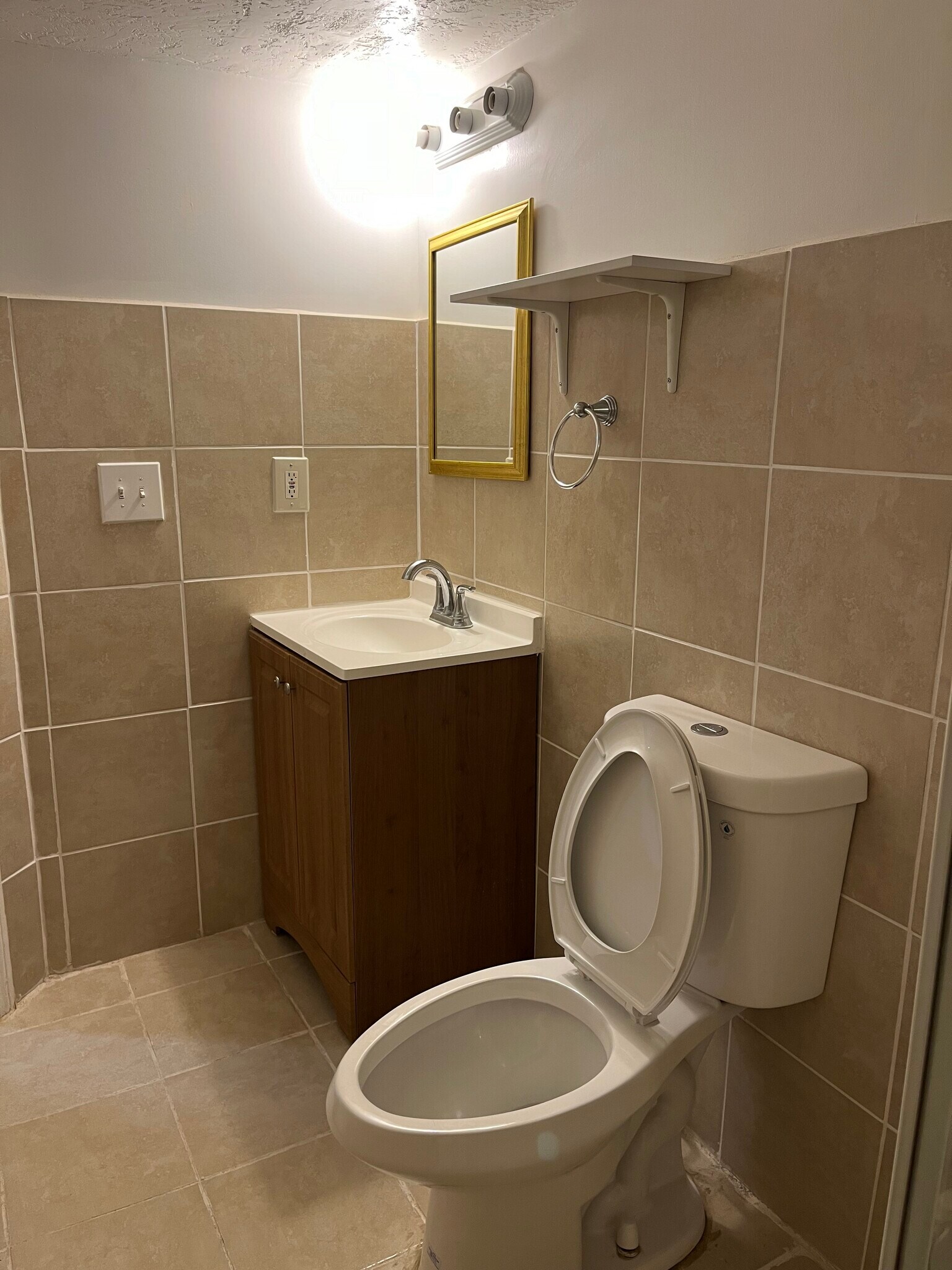Bathroom - 3139 S Marseilles Way