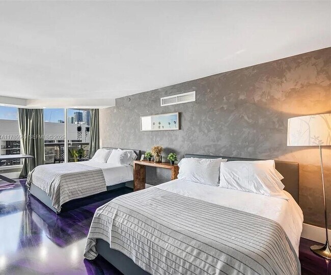 Building Photo - 1717 N Bayshore Dr