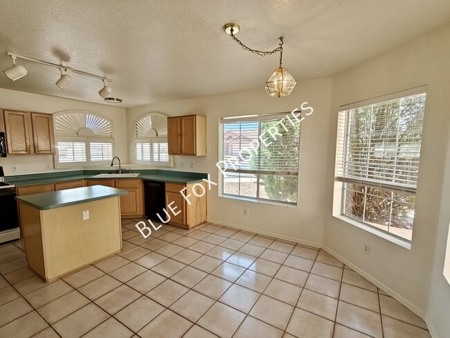 Building Photo - 6717 W Nueva Vista Dr