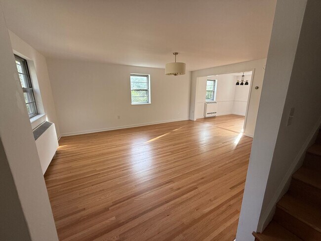Building Photo - Two Bedroom Duplex Located Just Blocks from Downtown - No Students Permitted