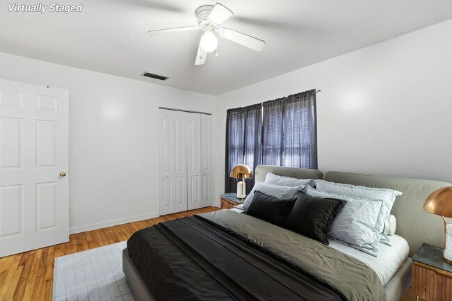 Building Photo - 1904 Dahlia Dr