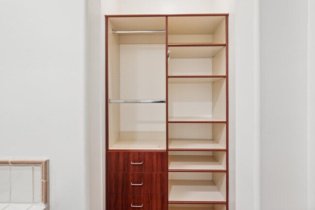 Building Photo - 7701 E Golden Eagle Cir