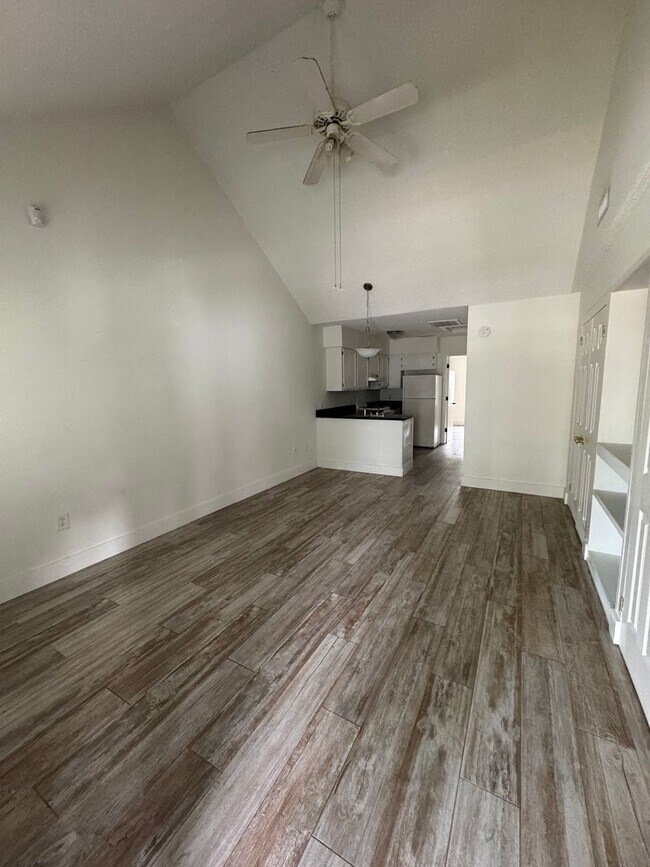 Building Photo - Large One Bedroom Across from the Beach in...