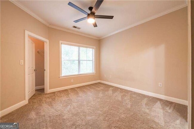 Building Photo - 5510 Glenridge Park NE