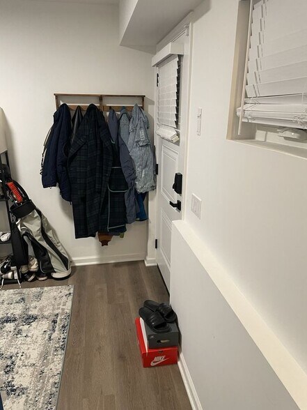 Building Photo - 1142 Springwood Ave