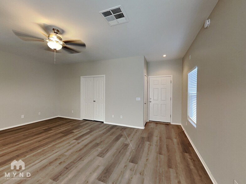 Building Photo - 15219 W Shaw Butte Dr