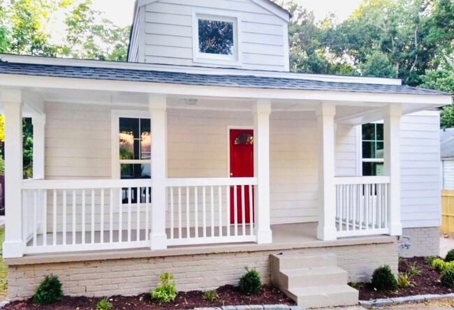 Building Photo - 1369 Gault St SE