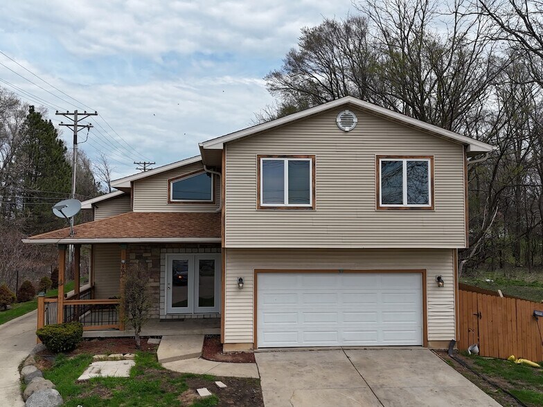 Primary Photo - 4002 Alvarez Ave