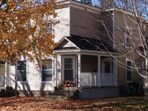 Building Photo - 569 Lovett Ave SE