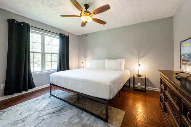 Building Photo - 20 Larkspur Avenue