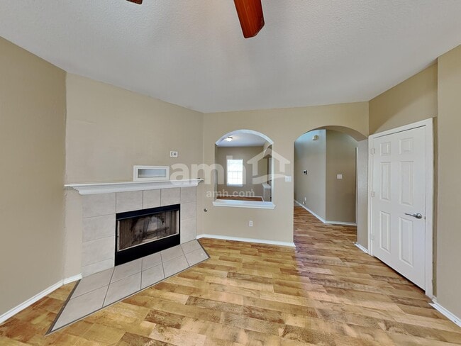 Building Photo - 149 Ashwood N