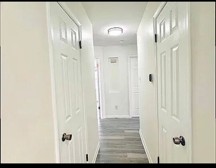 Building Photo - 21337 Audette St