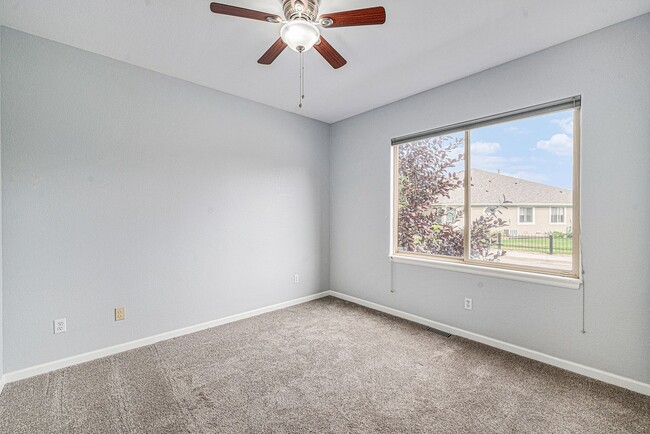 Building Photo - Spacious 2 bedroom home in the heart of Pa...
