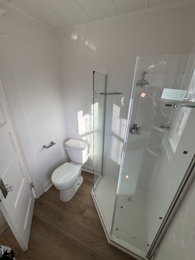 Building Photo - "Spacious 4-Bed, 3-Bath Home on South Poplar Street – 1758 Sq Ft of Comfort in Wichita!"