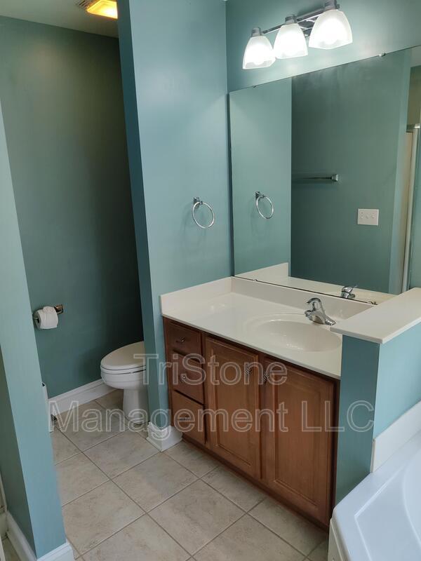 Building Photo - 14512 Harvington Dr