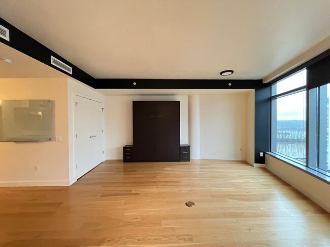 Building Photo - Beautiful Studio W/ View - The John Ross B...