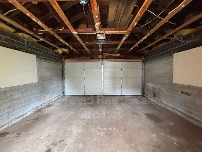 Building Photo - 4013 E 3rd St