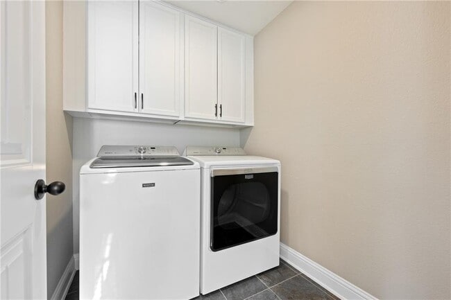 Building Photo - 1524 Uhland Dr