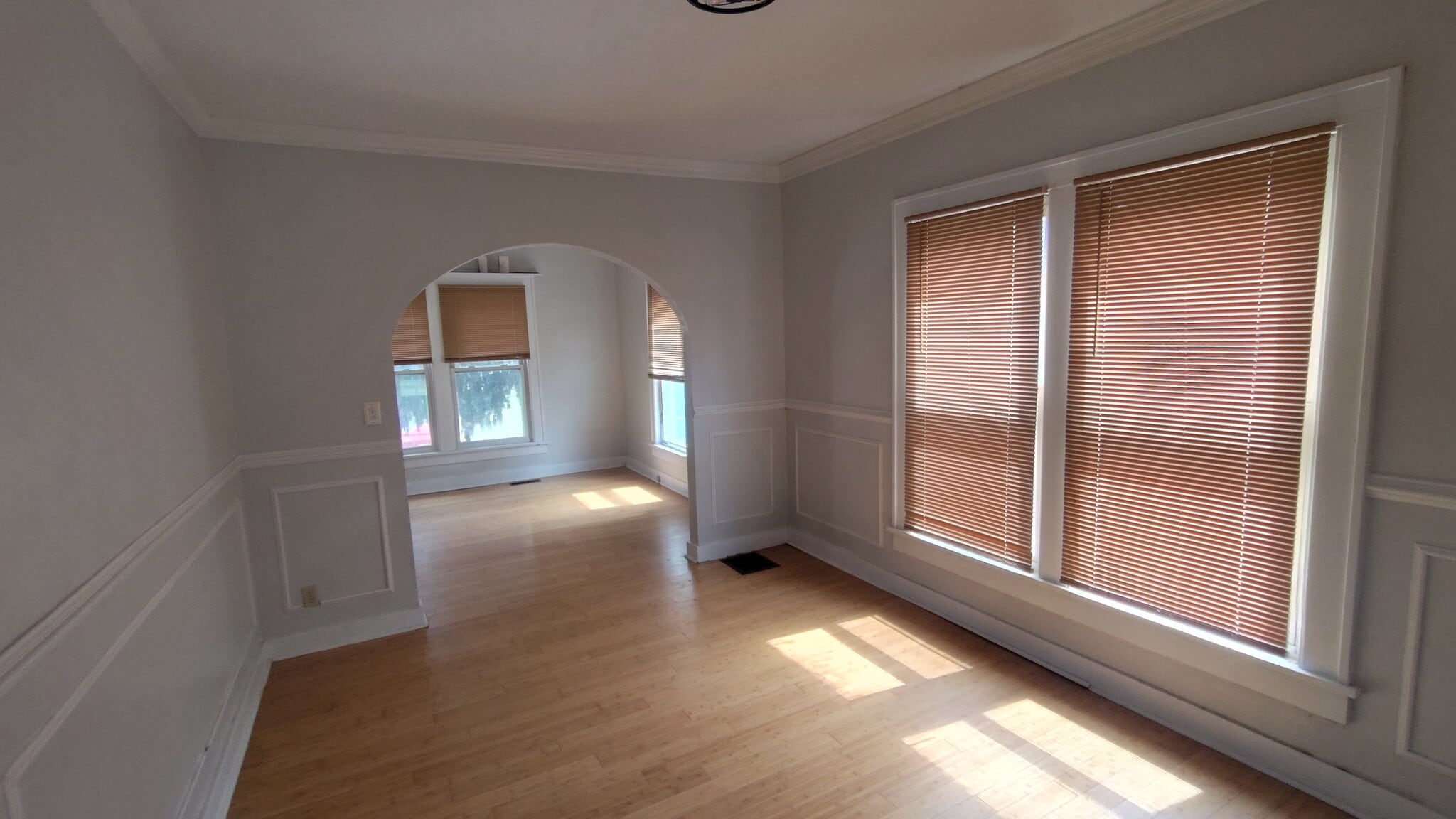 Building Photo - 320 S East St