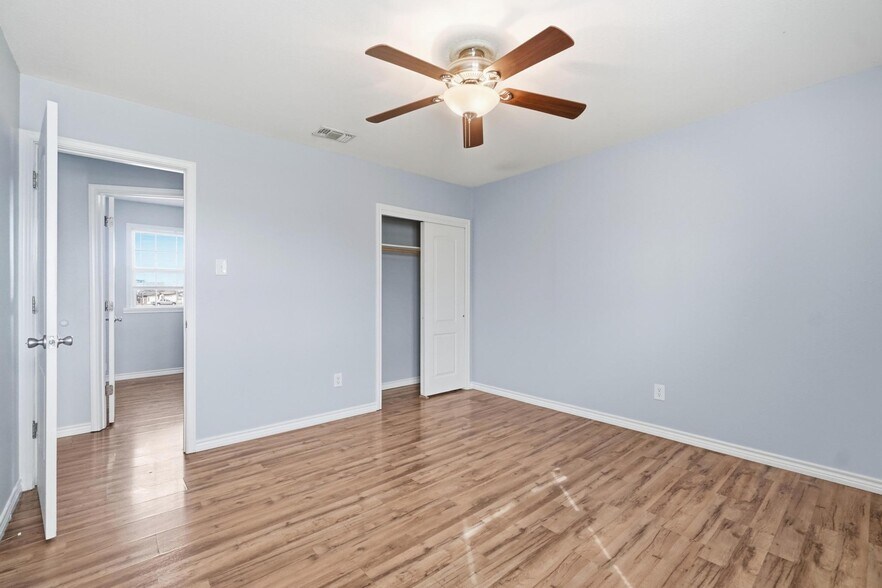 Building Photo - 1741 Pasadena Dr