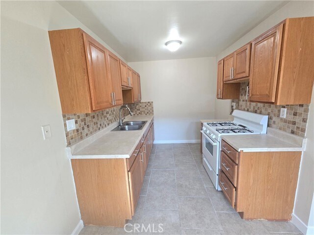 Building Photo - 811 Orchid Ct