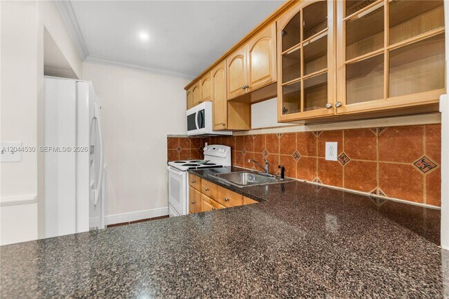 Building Photo - 15350 SW 72nd St