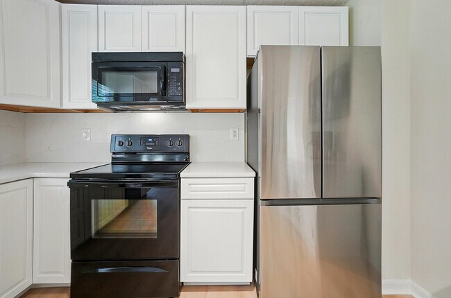 Building Photo - 2496 Frontier Dr