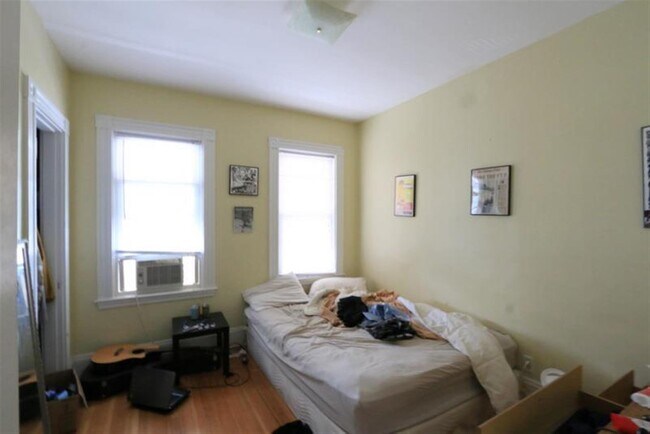 Building Photo - 19 Park Ave