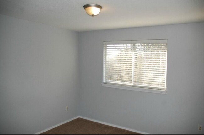 Building Photo - 2533 193rd Pl SW