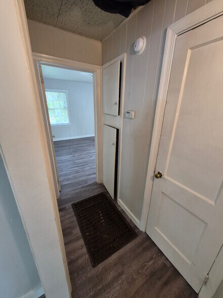 Building Photo - 3251 Meadow Ln