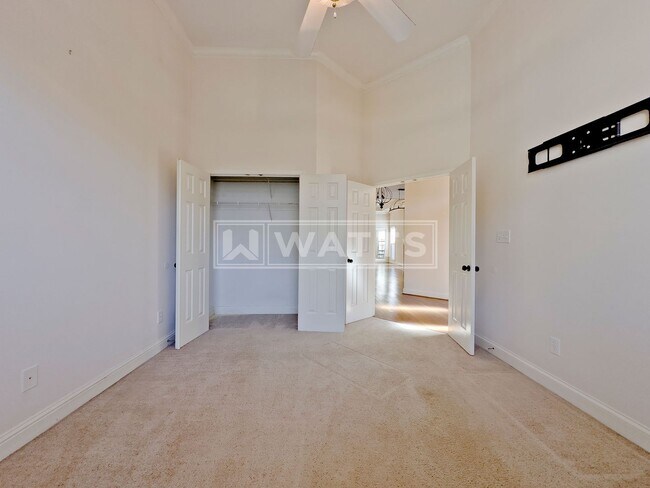 Building Photo - Spacious 3-Bed, 2-Bath Riverchase Garden Home