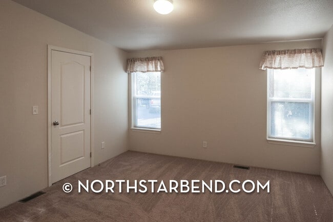 Building Photo - Updated home in Deschutes River Woods