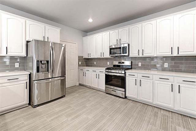 Building Photo - 1624 Summerfield Dr