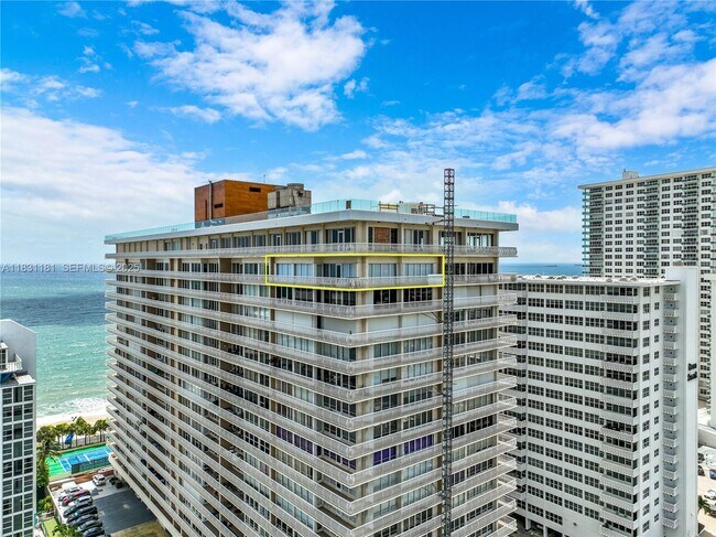 Building Photo - 4020 Galt Ocean Dr