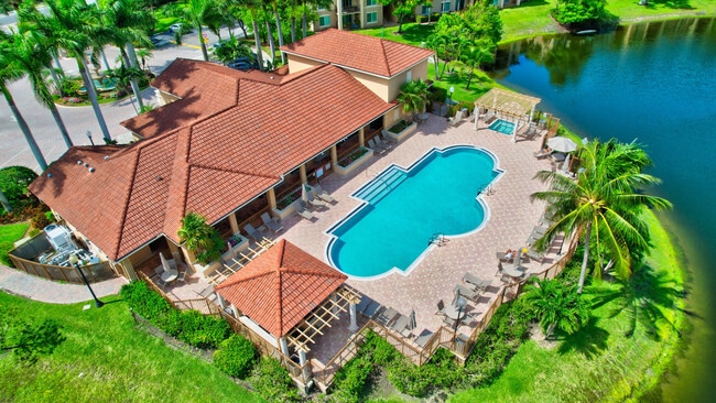 Building Photo - 1223 Villa Cir