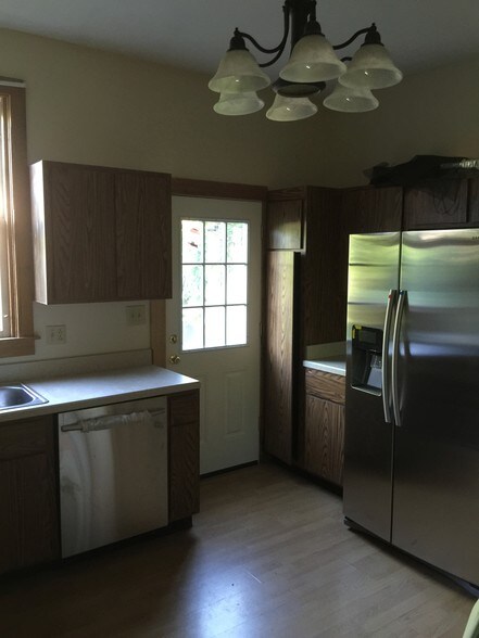 kit - 650 S 9th St