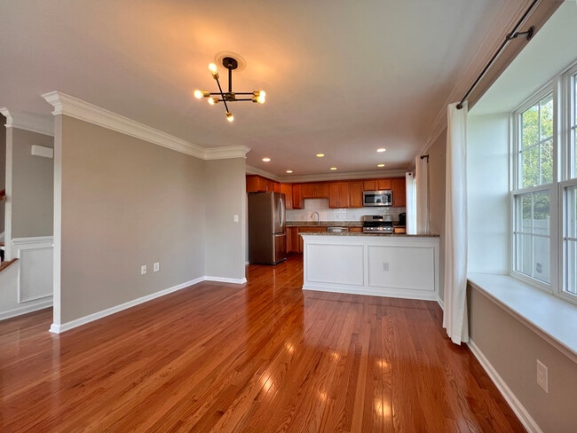 Building Photo - 4170 Bunker Hill Dr N