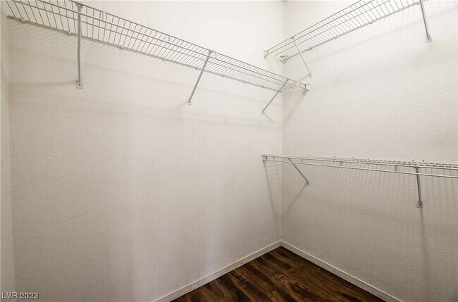 Building Photo - 824 Clear Diamond Ave