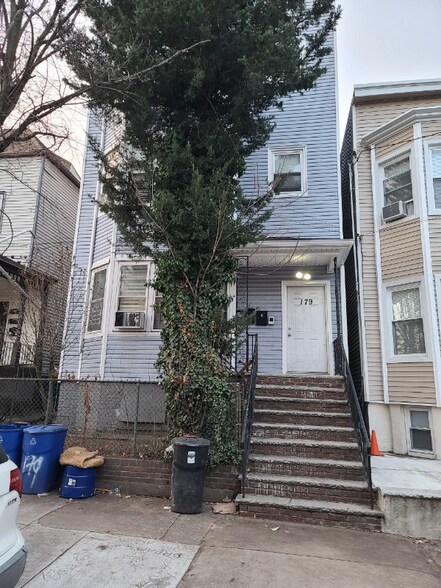 Building Photo - 179 S 7th St